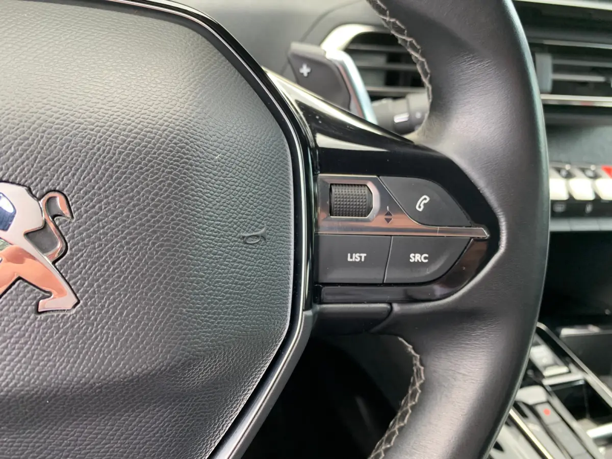 1.6 HYbrid 225 Allure Pack Business Airco | Camera | Cruise Adaptief | DAB | Keyless | LED | LMV 18" | Navi | PDC V&A | Stoelverwarming |