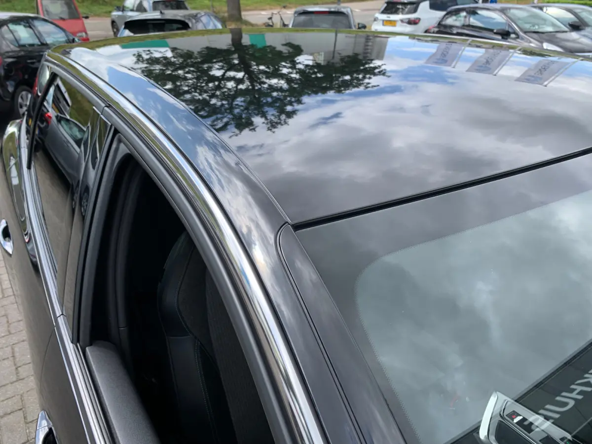 1.6 HYbrid 225 Allure Pack Business Airco | Camera | Cruise Adaptief | DAB | Keyless | LED | LMV 18" | Navi | PDC V&A | Stoelverwarming |