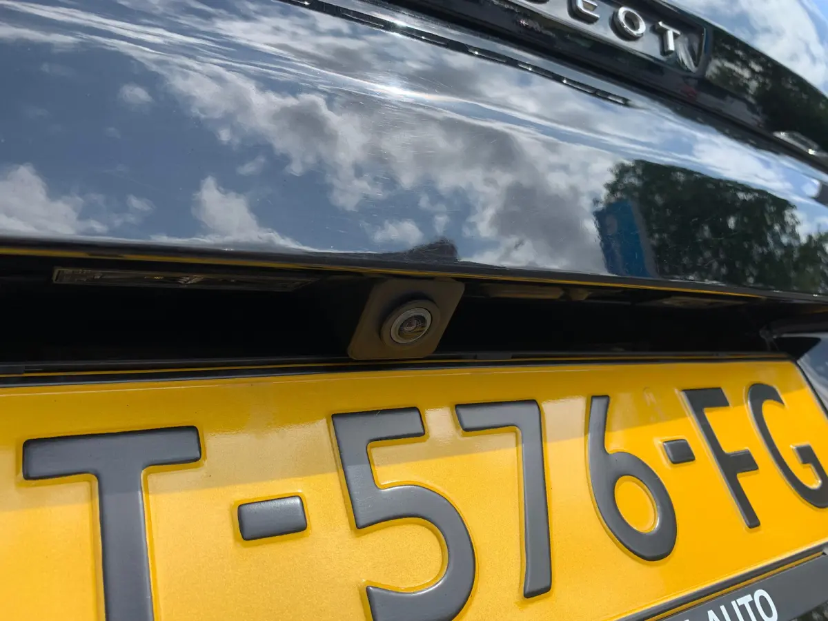 1.6 HYbrid 225 Allure Pack Business Airco | Camera | Cruise Adaptief | DAB | Keyless | LED | LMV 18" | Navi | PDC V&A | Stoelverwarming |