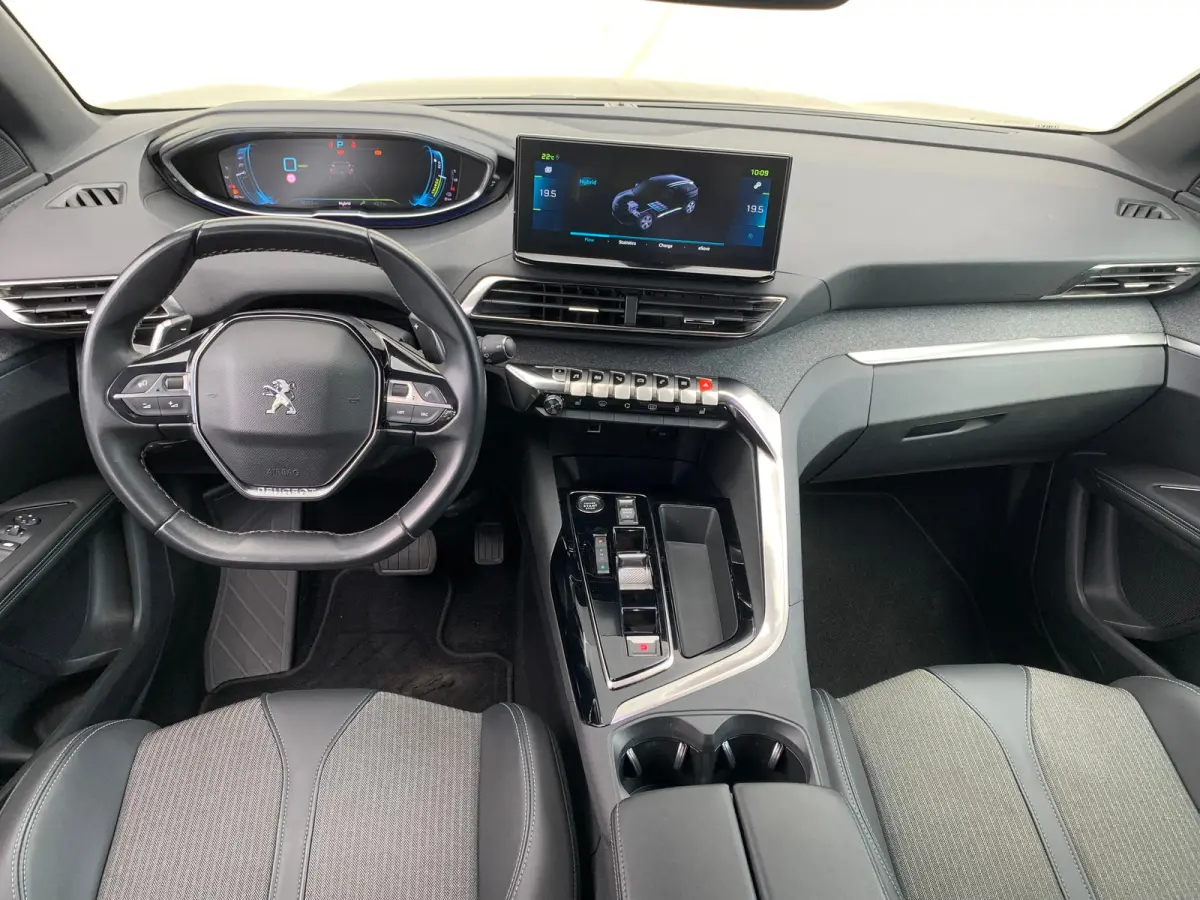 1.6 HYbrid 225 Allure Pack Business Airco | Camera | Cruise Adaptief | DAB | Keyless | LED | LMV 18" | Navi | PDC V&A | Stoelverwarming |