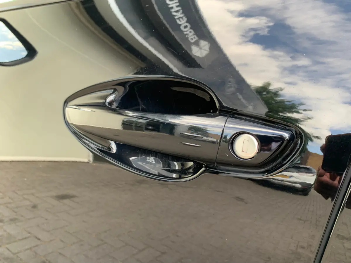 1.6 HYbrid 225 Allure Pack Business Airco | Camera | Cruise Adaptief | DAB | Keyless | LED | LMV 18" | Navi | PDC V&A | Stoelverwarming |