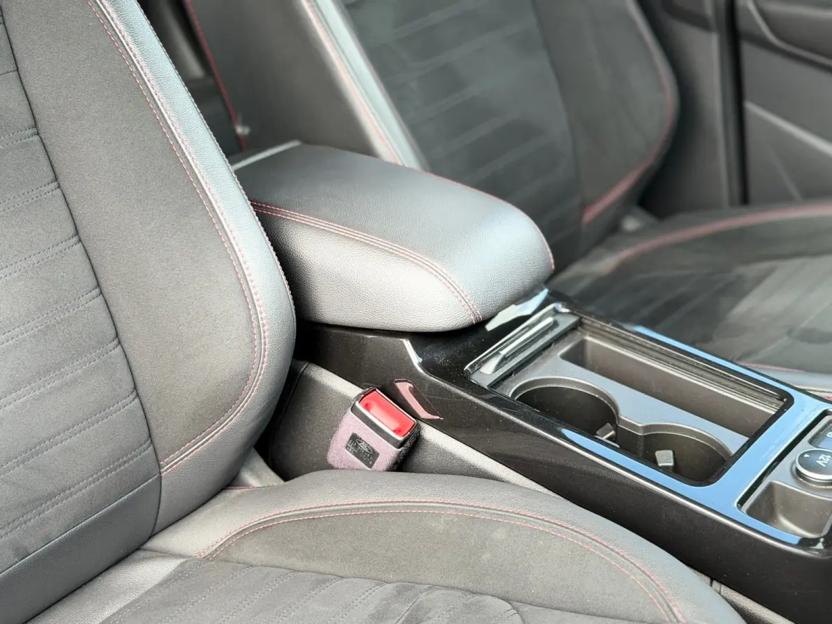 1.5 EcoBoost ST Line - Magnetic Grey - TSC/Trekhaak/SYNC3 - Topstaat