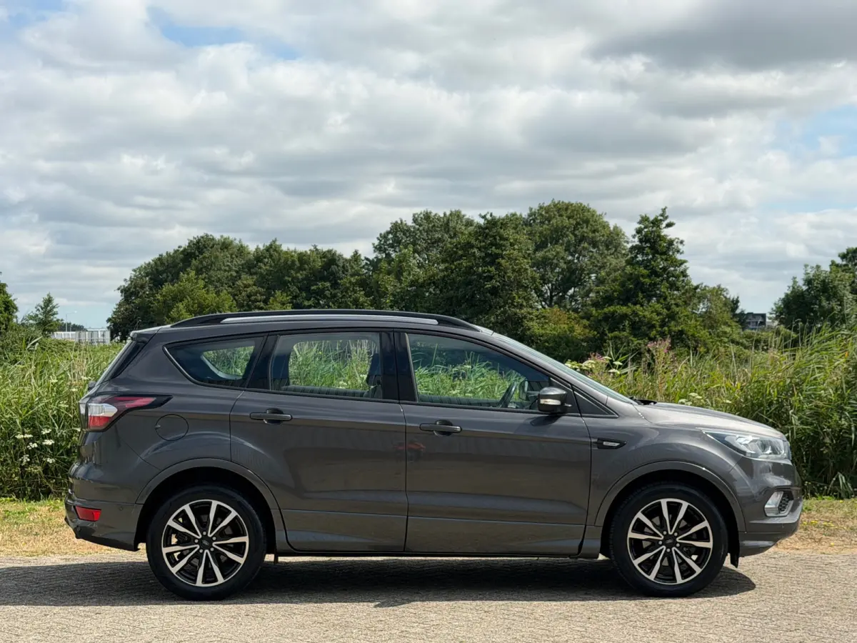 1.5 EcoBoost ST Line - Magnetic Grey - TSC/Trekhaak/SYNC3 - Topstaat