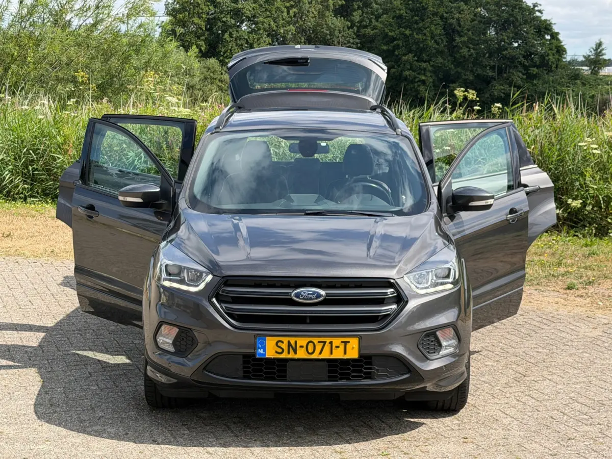 1.5 EcoBoost ST Line - Magnetic Grey - TSC/Trekhaak/SYNC3 - Topstaat