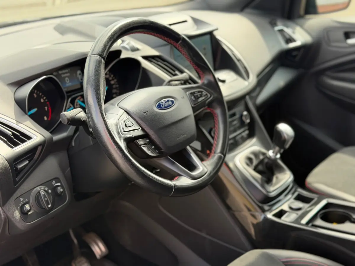 1.5 EcoBoost ST Line - Magnetic Grey - TSC/Trekhaak/SYNC3 - Topstaat