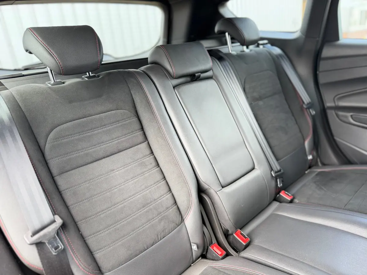 1.5 EcoBoost ST Line - Magnetic Grey - TSC/Trekhaak/SYNC3 - Topstaat