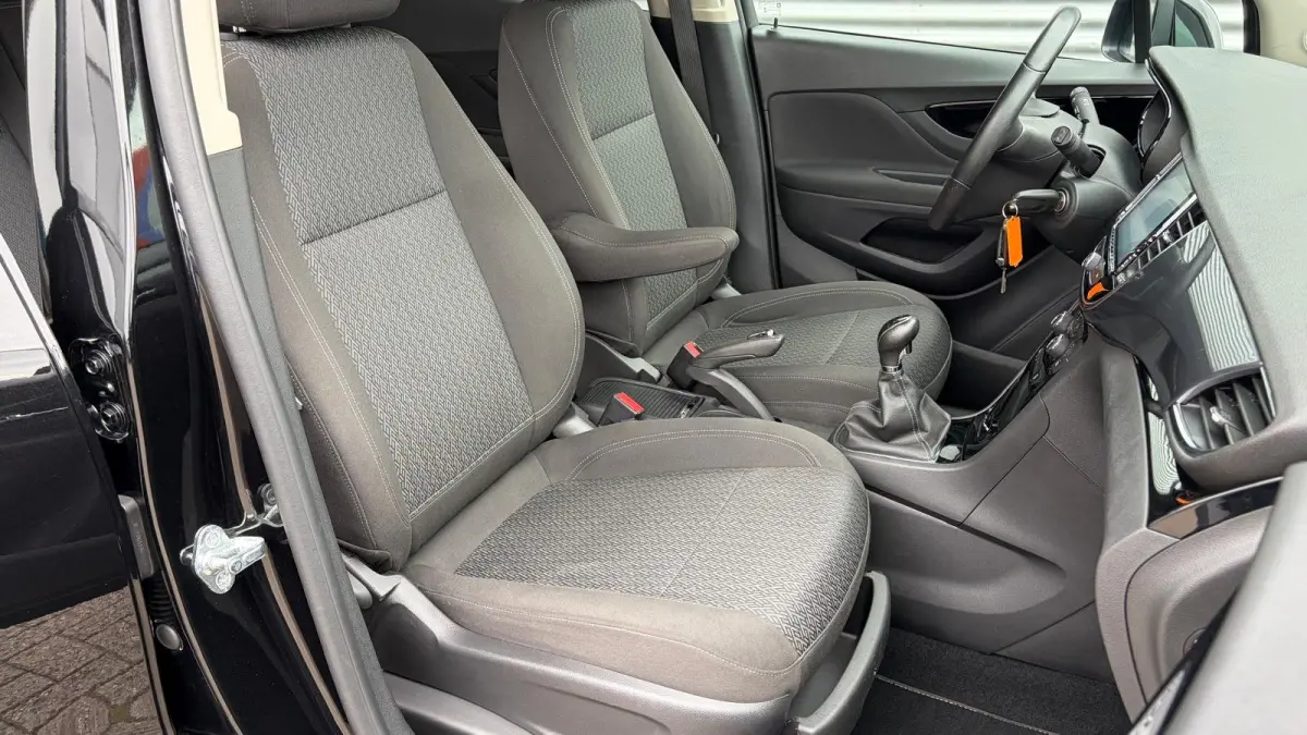 1.4 TURBO 140PK 120 JAAR EDITION+ / NAVI / CLIMA / LED / PDC / CAMERA / 18" LMV / BLUETOOTH / CRUISECONTROL  !!