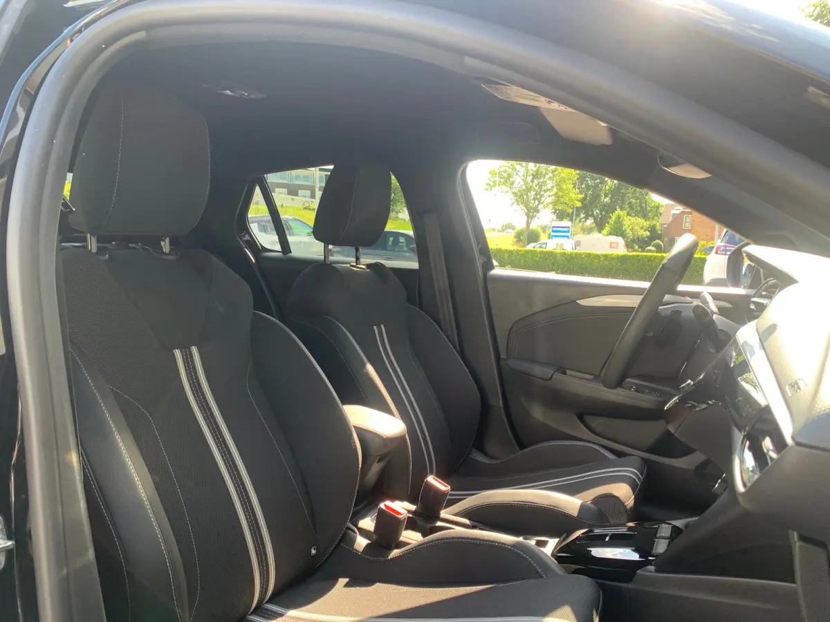 1.2 Turbo Hybrid GS Airco | Camera | Cruise Control | DAB | Keyless | LED | LMV 16" | Navi | PDC V&A |