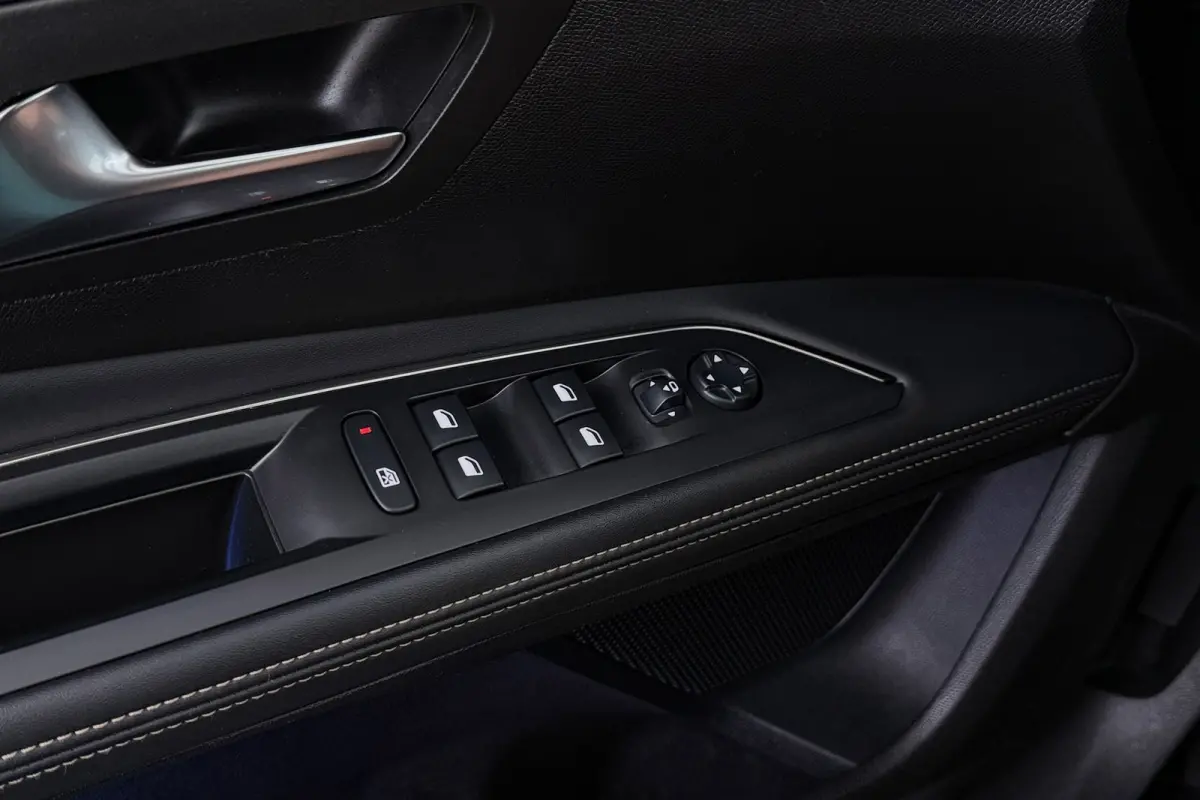 1.2 PureTech GT-Line 7p | Pano | Memory seats | CarPlay | Camera V+A | Dodehoekdet. |