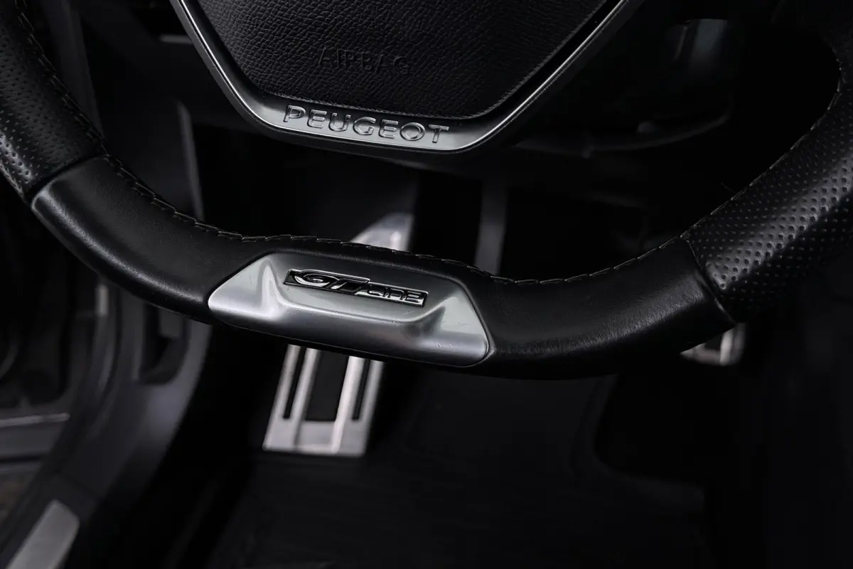1.2 PureTech GT-Line 7p | Pano | Memory seats | CarPlay | Camera V+A | Dodehoekdet. |