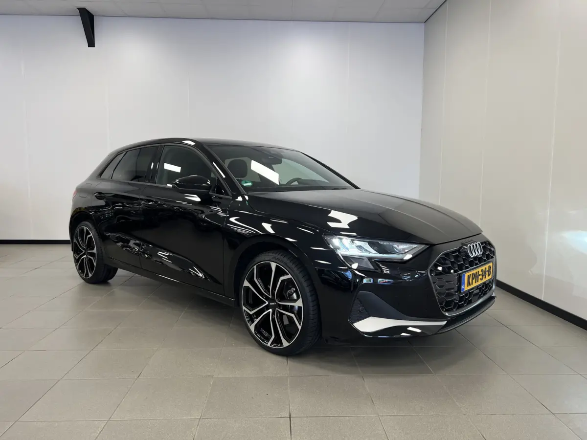 30 TFSI Advanced edition / Automaat / 19'' inch / Mild-Hybrid / Navi /