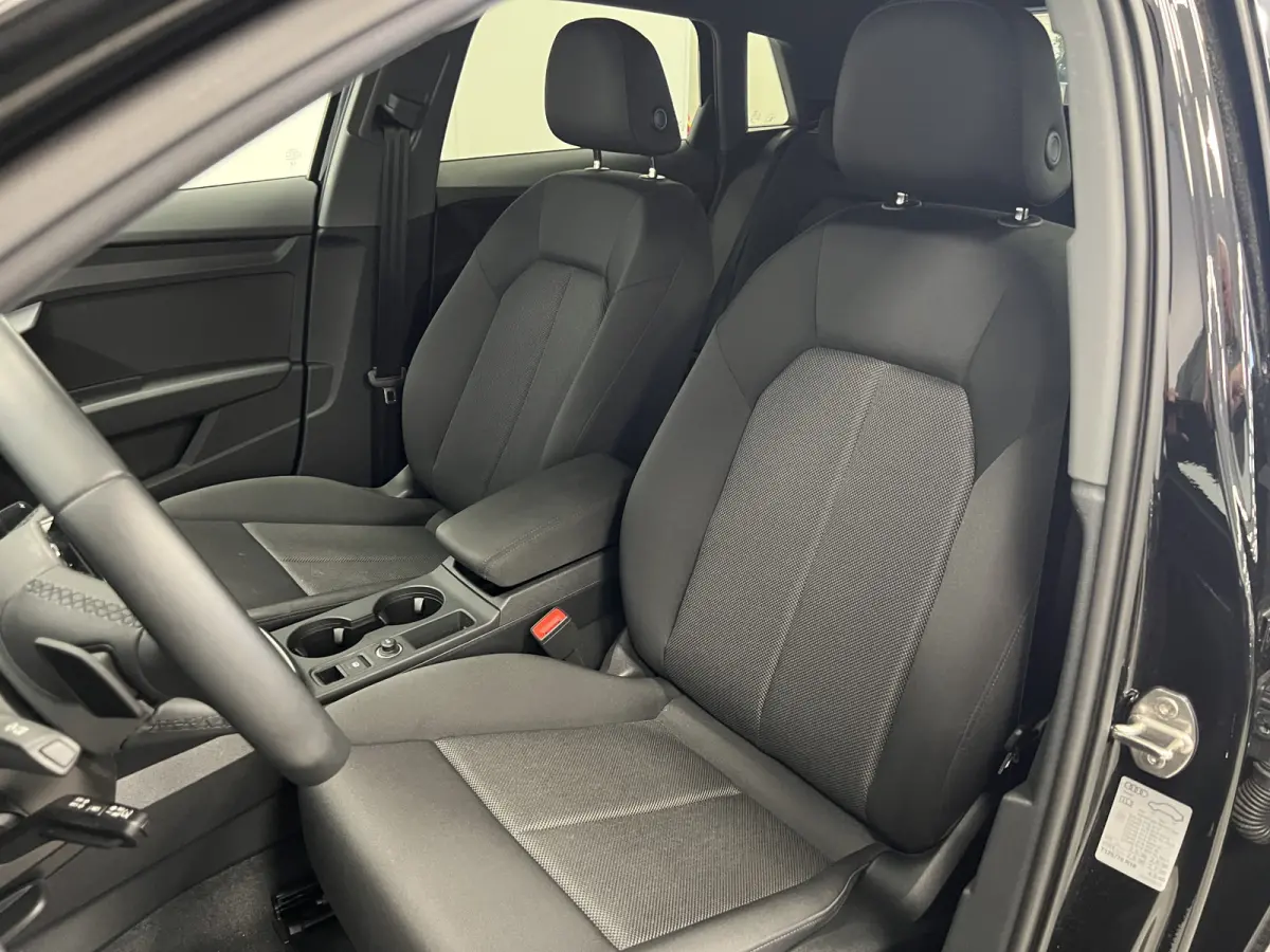 30 TFSI Advanced edition / Automaat / 19'' inch / Mild-Hybrid / Navi /