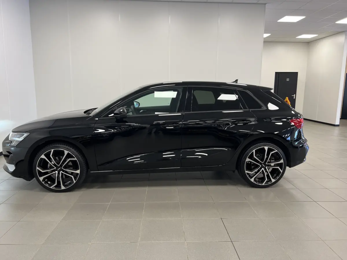 30 TFSI Advanced edition / Automaat / 19'' inch / Mild-Hybrid / Navi /