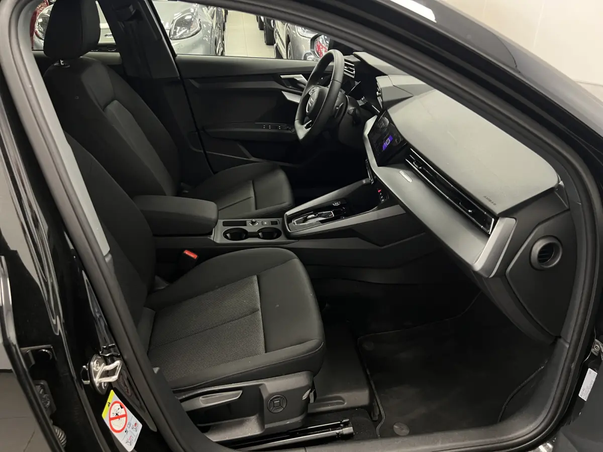 30 TFSI Advanced edition / Automaat / 19'' inch / Mild-Hybrid / Navi /