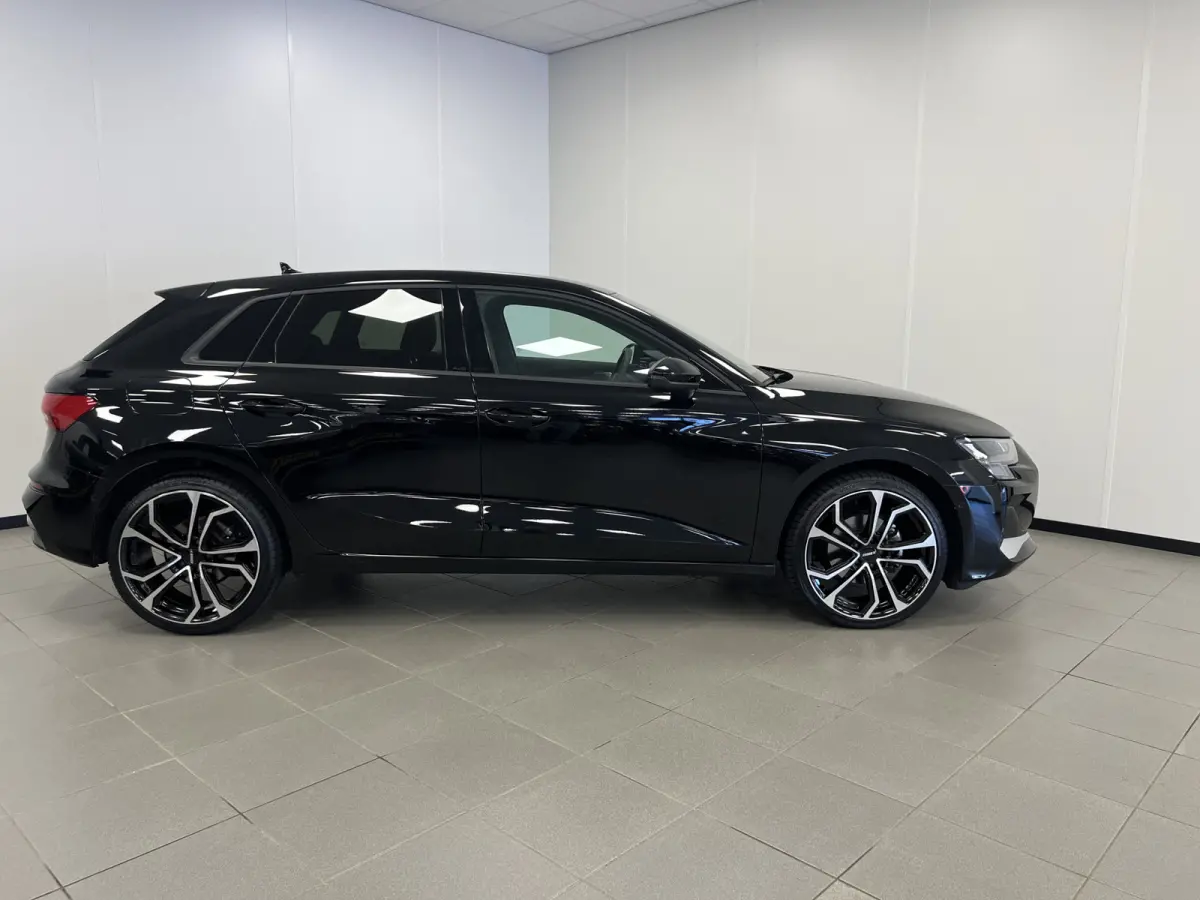 30 TFSI Advanced edition / Automaat / 19'' inch / Mild-Hybrid / Navi /