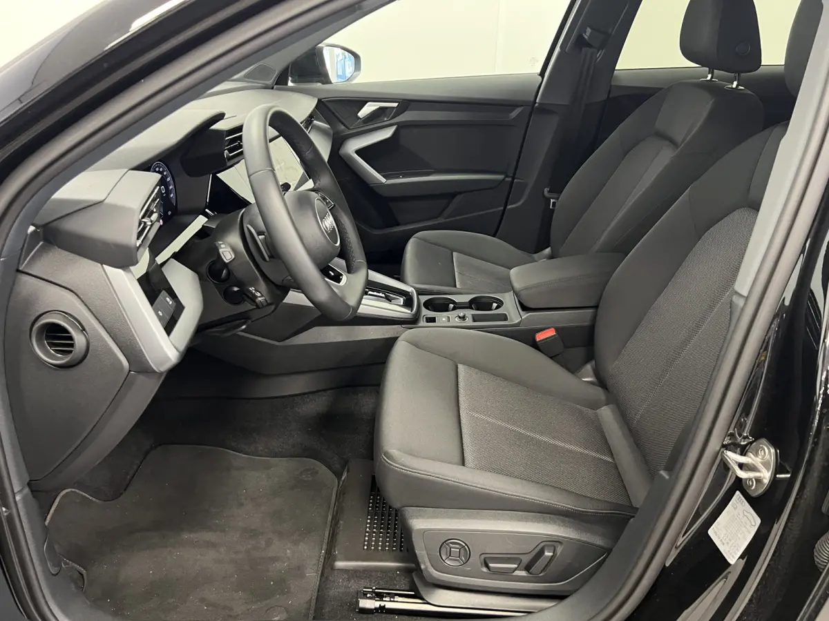 30 TFSI Advanced edition / Automaat / 19'' inch / Mild-Hybrid / Navi /