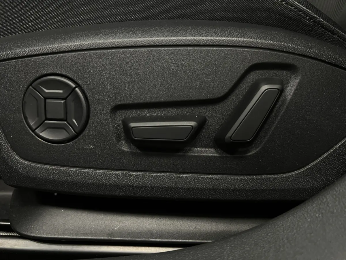 30 TFSI Advanced edition / Automaat / 19'' inch / Mild-Hybrid / Navi /