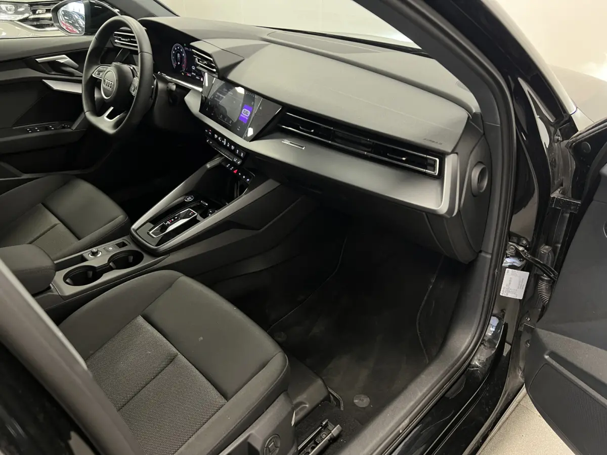 30 TFSI Advanced edition / Automaat / 19'' inch / Mild-Hybrid / Navi /