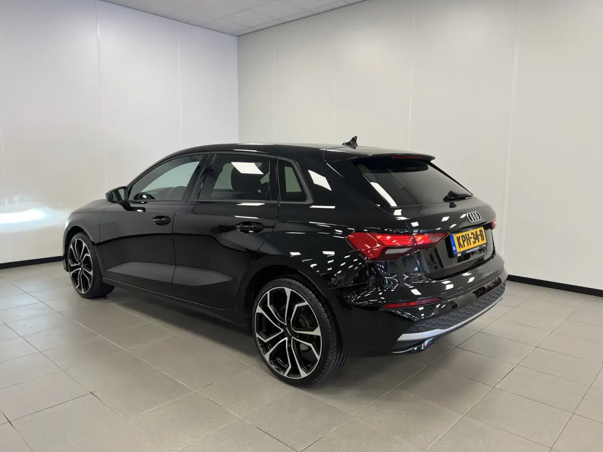 30 TFSI Advanced edition / Automaat / 19'' inch / Mild-Hybrid / Navi /