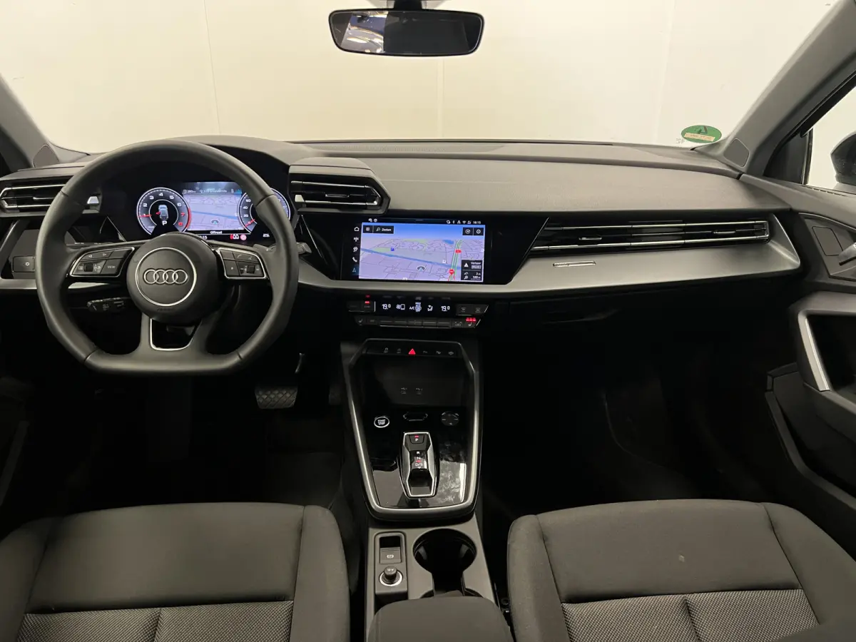 30 TFSI Advanced edition / Automaat / 19'' inch / Mild-Hybrid / Navi /