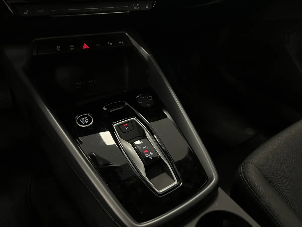 30 TFSI Advanced edition / Automaat / 19'' inch / Mild-Hybrid / Navi /