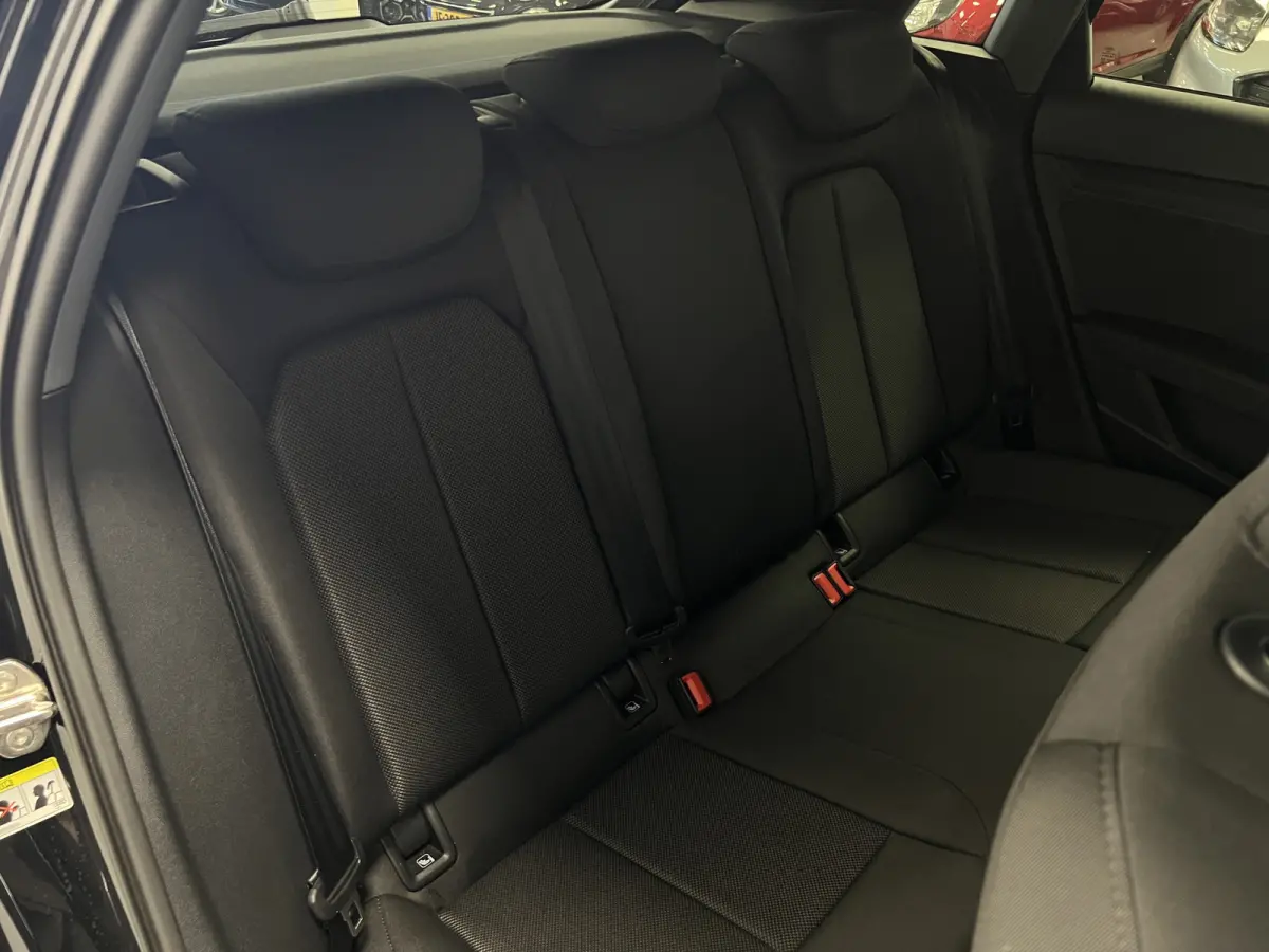 30 TFSI Advanced edition / Automaat / 19'' inch / Mild-Hybrid / Navi /