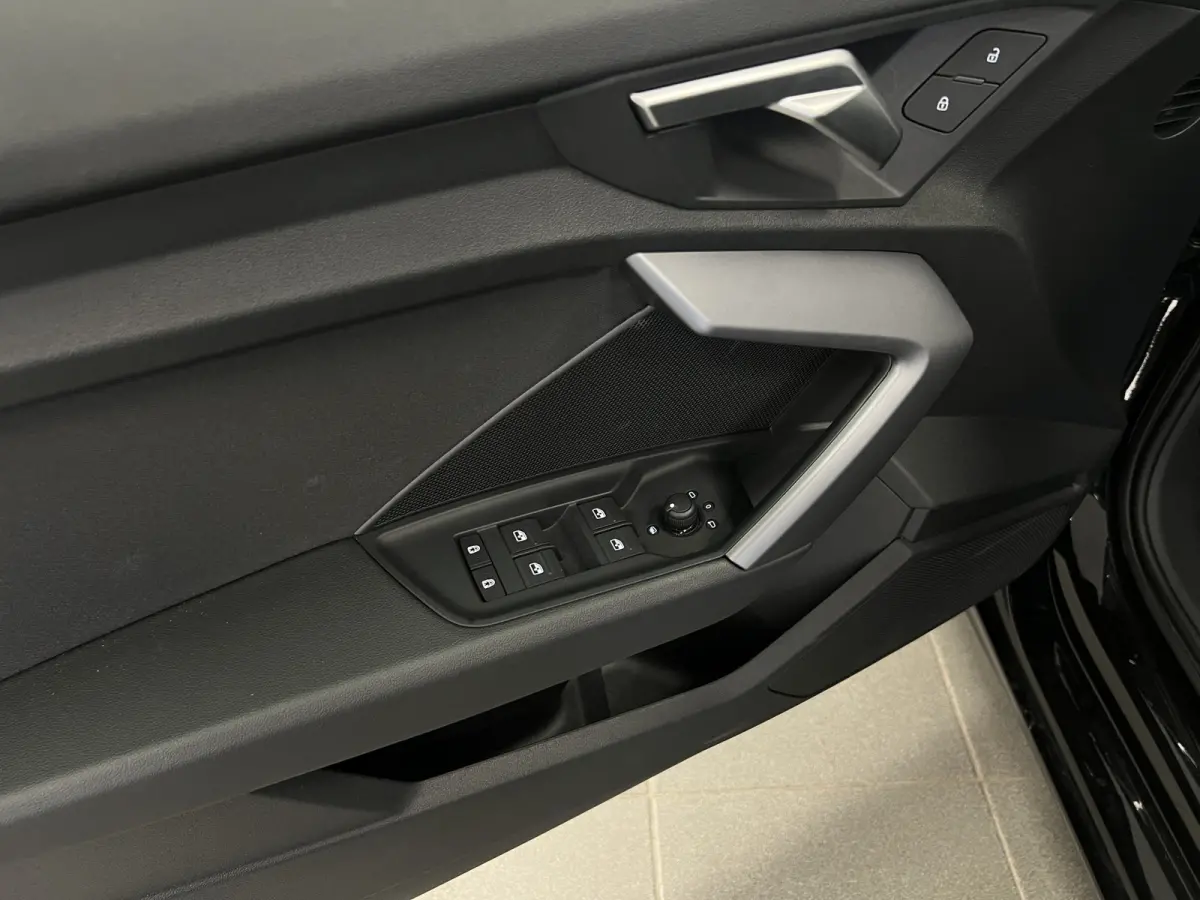 30 TFSI Advanced edition / Automaat / 19'' inch / Mild-Hybrid / Navi /