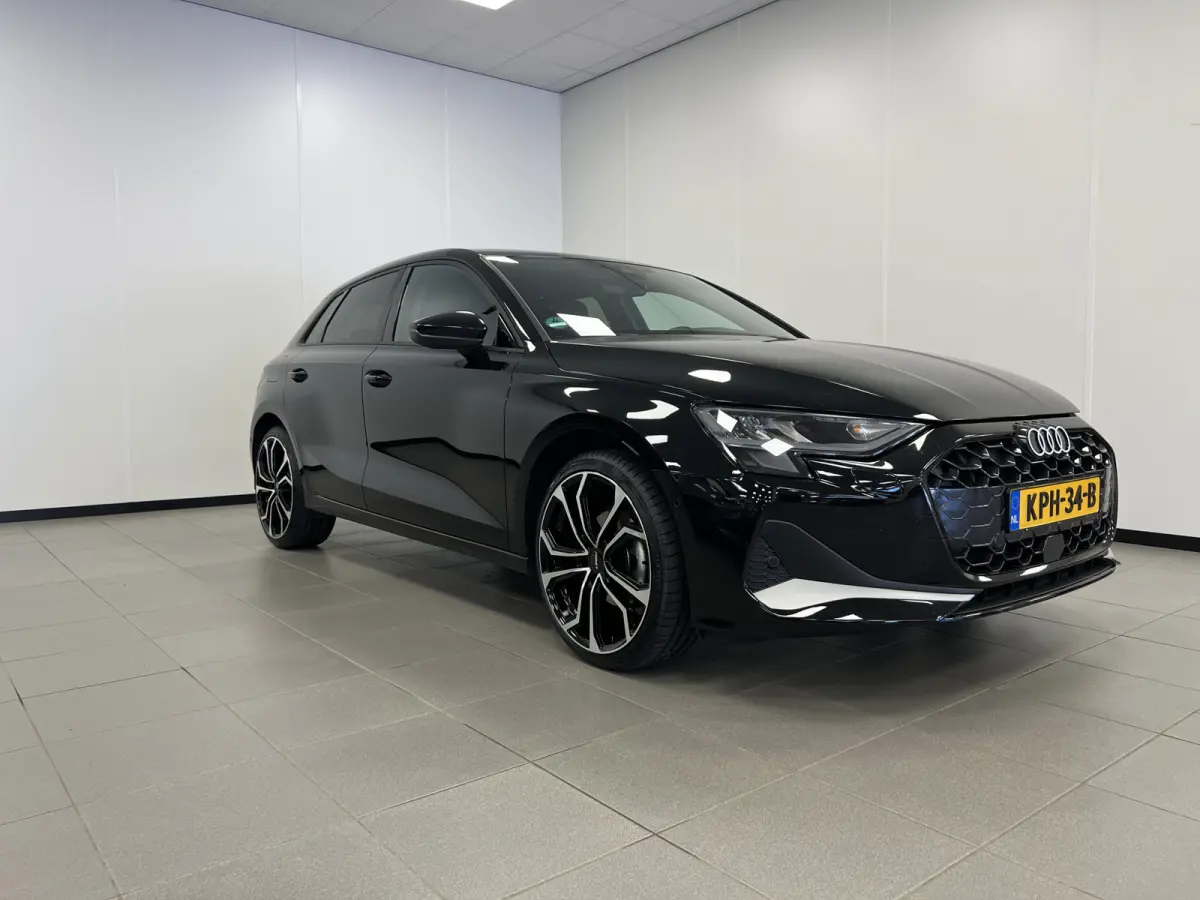 30 TFSI Advanced edition / Automaat / 19'' inch / Mild-Hybrid / Navi /