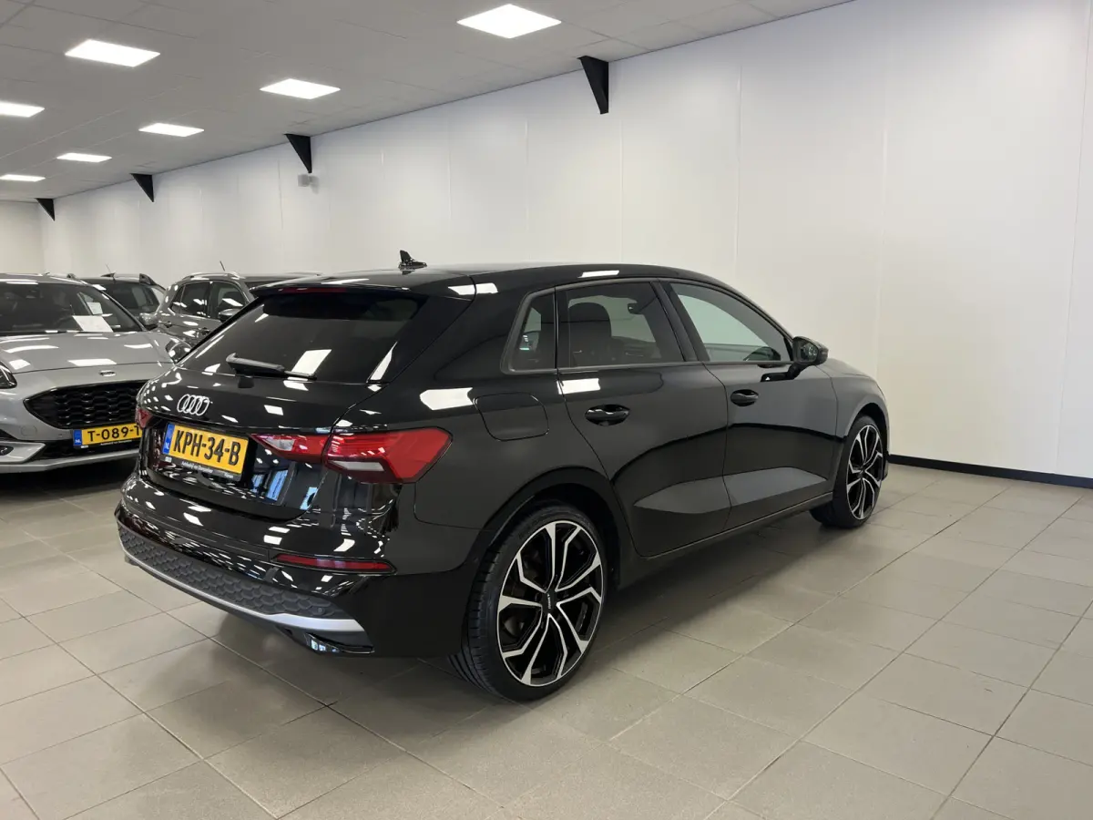30 TFSI Advanced edition / Automaat / 19'' inch / Mild-Hybrid / Navi /