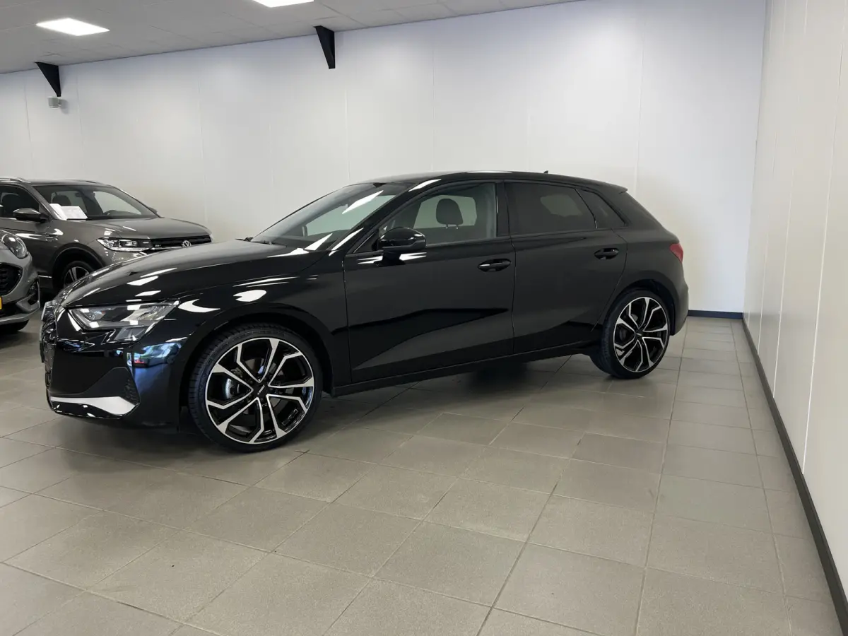30 TFSI Advanced edition / Automaat / 19'' inch / Mild-Hybrid / Navi /