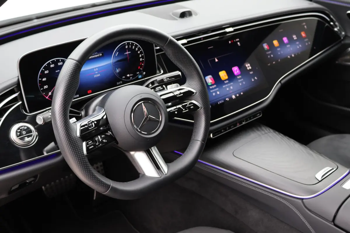 300 e AMG Line / Panoramadak / Memory Stoelen / Hyperscreen / Keyless-Go / Burmester 4D Surround