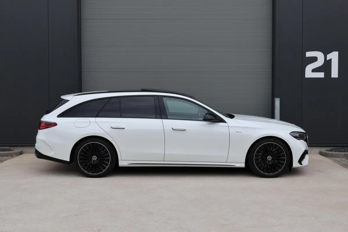 300 e AMG Line / Panoramadak / Memory Stoelen / Hyperscreen / Keyless-Go / Burmester 4D Surround