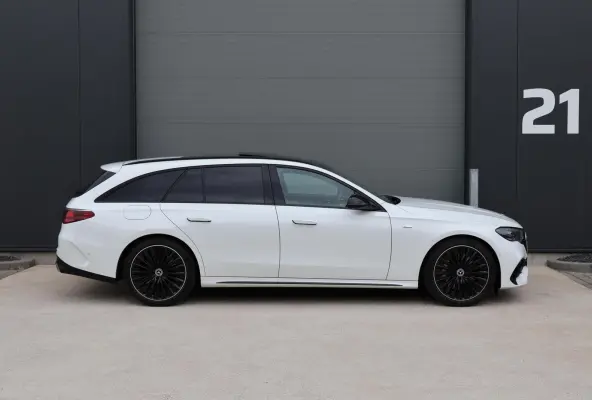 300 e AMG Line / Panoramadak / Memory Stoelen / Hyperscreen / Keyless-Go / Burmester 4D Surround