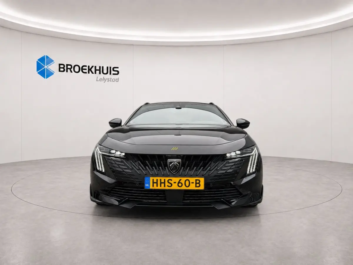 PSE 1.6 HYBRID 360PK SPORT ENGINEERED AUTOMAAT / NAVI / LEDER / CLIMA / PDC / 20" LMV / CAMERA / KEYLESS / I-COCKPIT / FULL-LED / PANO. DAK / ALCANTARA / AFN. TREKHAAK / WINTERPAKKET / FOCAL