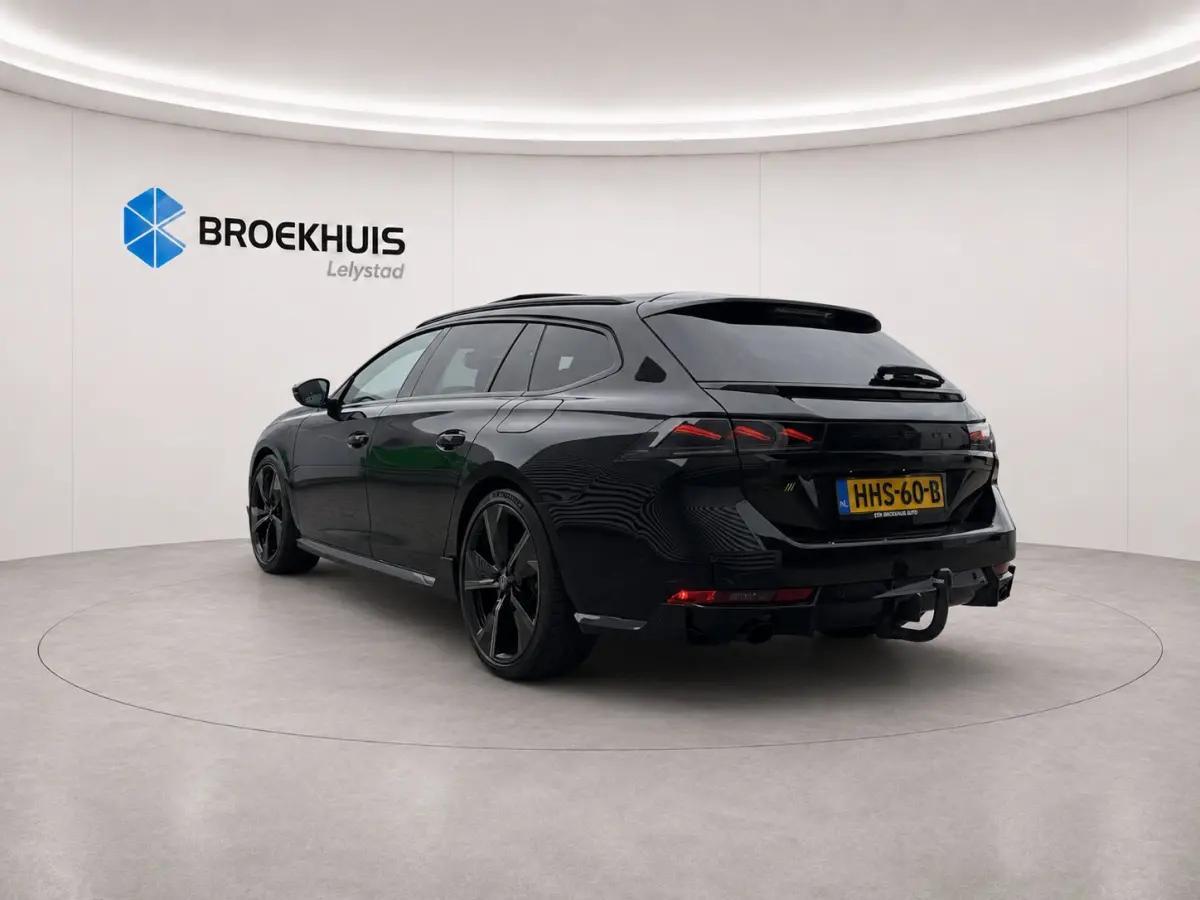 PSE 1.6 HYBRID 360PK SPORT ENGINEERED AUTOMAAT / NAVI / LEDER / CLIMA / PDC / 20" LMV / CAMERA / KEYLESS / I-COCKPIT / FULL-LED / PANO. DAK / ALCANTARA / AFN. TREKHAAK / WINTERPAKKET / FOCAL