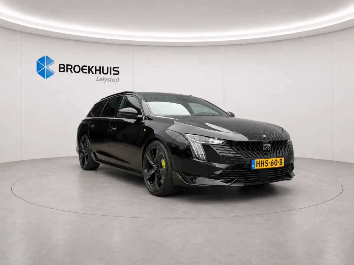 PSE 1.6 HYBRID 360PK SPORT ENGINEERED AUTOMAAT / NAVI / LEDER / CLIMA / PDC / 20" LMV / CAMERA / KEYLESS / I-COCKPIT / FULL-LED / PANO. DAK / ALCANTARA / AFN. TREKHAAK / WINTERPAKKET / FOCAL
