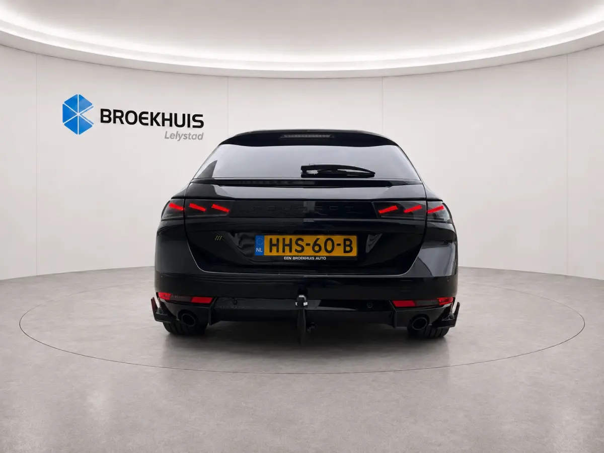 PSE 1.6 HYBRID 360PK SPORT ENGINEERED AUTOMAAT / NAVI / LEDER / CLIMA / PDC / 20" LMV / CAMERA / KEYLESS / I-COCKPIT / FULL-LED / PANO. DAK / ALCANTARA / AFN. TREKHAAK / WINTERPAKKET / FOCAL