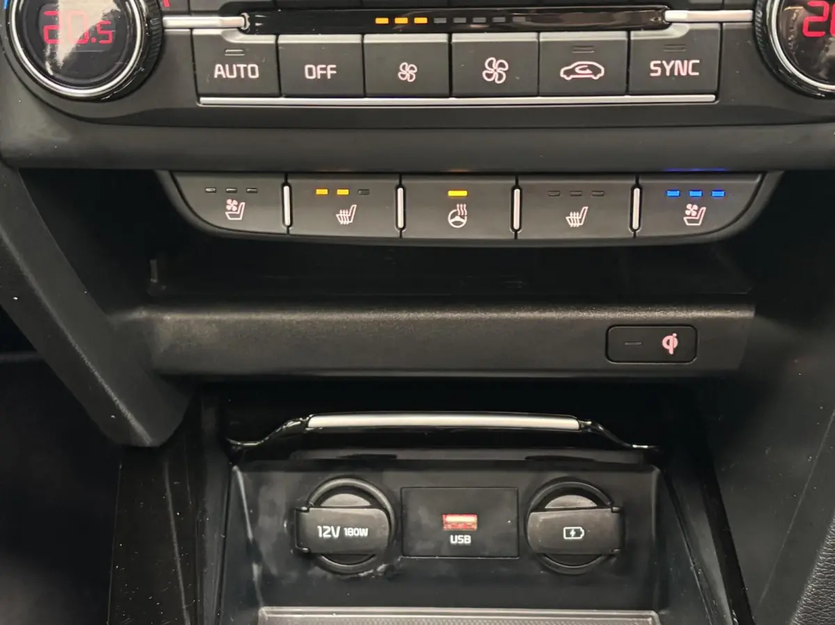 1.0 T-GDi GT-Line / 1e Eig / Pano / JBL / Full option! / Fabrieksgarantie! / Stoelkoeling / Leder