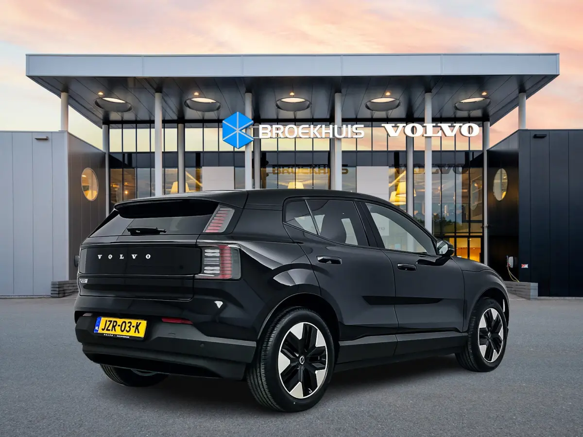 P5 Extended Range Core 69kWh | 18" | Stoel/Stuurverwarming | Warmtepomp | Getint Glas | Adaptieve Cruise | BLIS | Parkeercamera | Parkeerverwarming