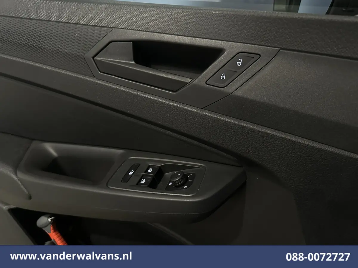 2.0 TDI Comfort 102pk L1H1 Euro6 Airco | Apple Carplay | 1500kg Trekhaak | Cruisecontrol Android Auto, Parkeersensoren