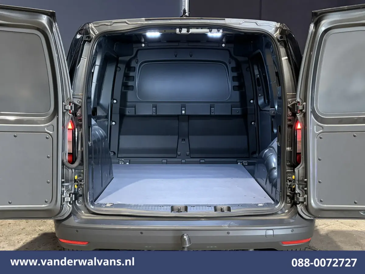 2.0 TDI Comfort 102pk L1H1 Euro6 Airco | Apple Carplay | 1500kg Trekhaak | Cruisecontrol Android Auto, Parkeersensoren