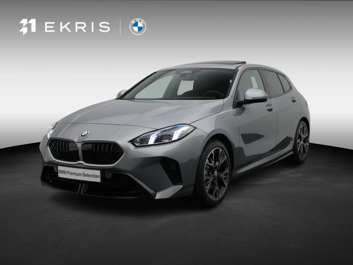 120 M Sportpakket | Glazen panoramadak | Comfort Access | Achteruitrijcamera | Elektrisch verwarmde voorstoelen | Driving Assistant Plus | Harman Kardon | 18''
