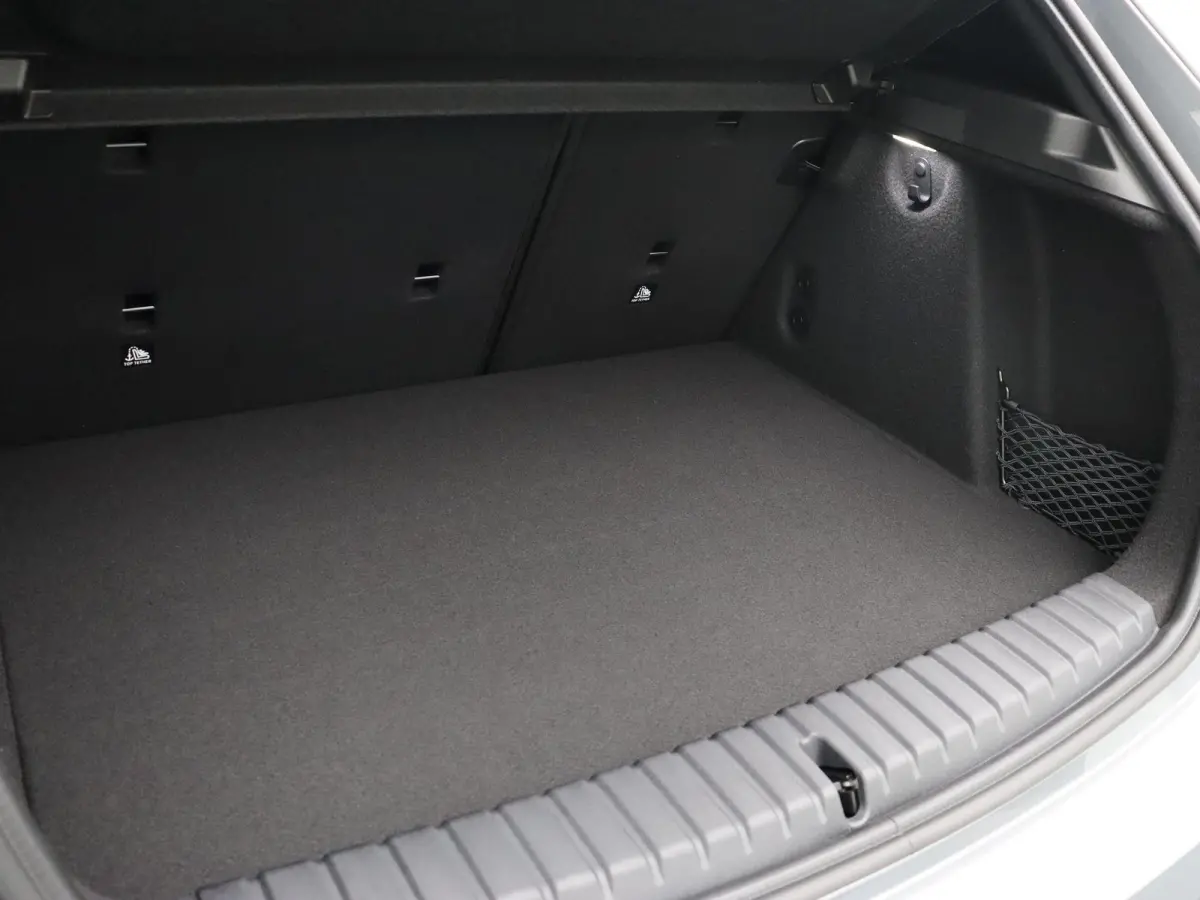 120 M Sportpakket | Glazen panoramadak | Comfort Access | Achteruitrijcamera | Elektrisch verwarmde voorstoelen | Driving Assistant Plus | Harman Kardon | 18''