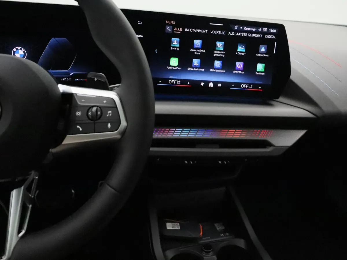 120 M Sportpakket | Glazen panoramadak | Comfort Access | Achteruitrijcamera | Elektrisch verwarmde voorstoelen | Driving Assistant Plus | Harman Kardon | 18''
