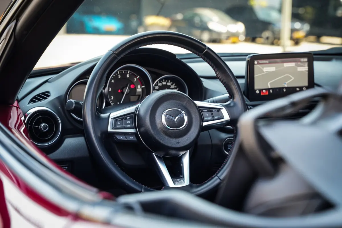 2.0 SkyActiv-G 160 GT-M | BOSE | CRUISE | NAVI | LEDER | STOELVERW. | PDC | SOUL RED | MOOI! |
