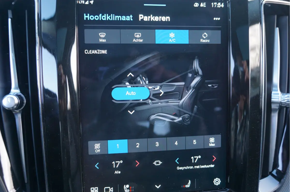 2.0 T6 Plug-in hybrid AWD Ultimate Dark Head-Up Long-Range 20"Velgen Schuifdak.