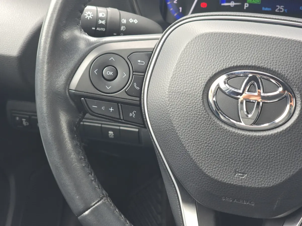 1.8 Hybrid - Euro 6 - 122 Pk - Navi - ParkeerCamera - Climate Control