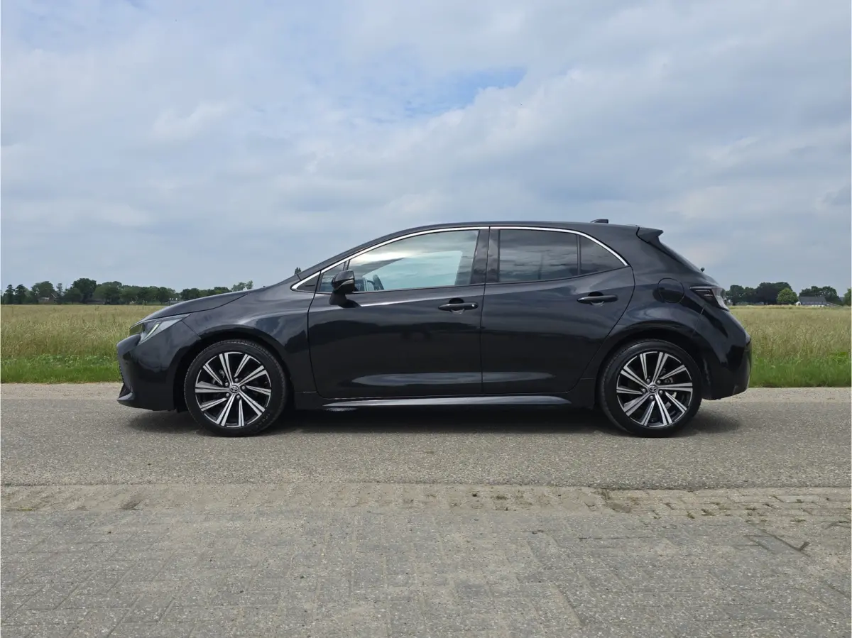 1.8 Hybrid - Euro 6 - 122 Pk - Navi - ParkeerCamera - Climate Control