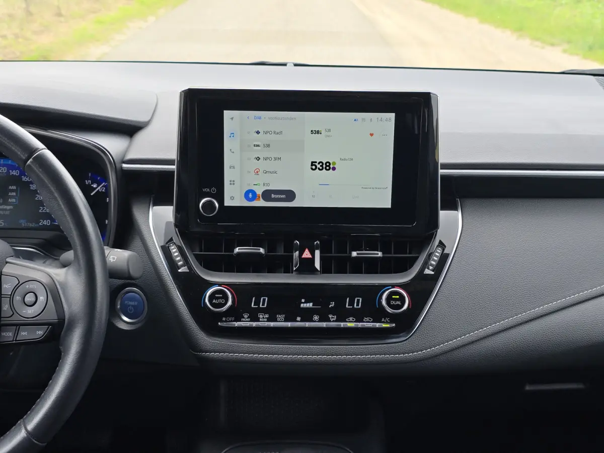 1.8 Hybrid - Euro 6 - 122 Pk - Navi - ParkeerCamera - Climate Control