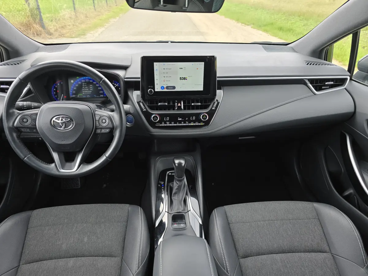 1.8 Hybrid - Euro 6 - 122 Pk - Navi - ParkeerCamera - Climate Control